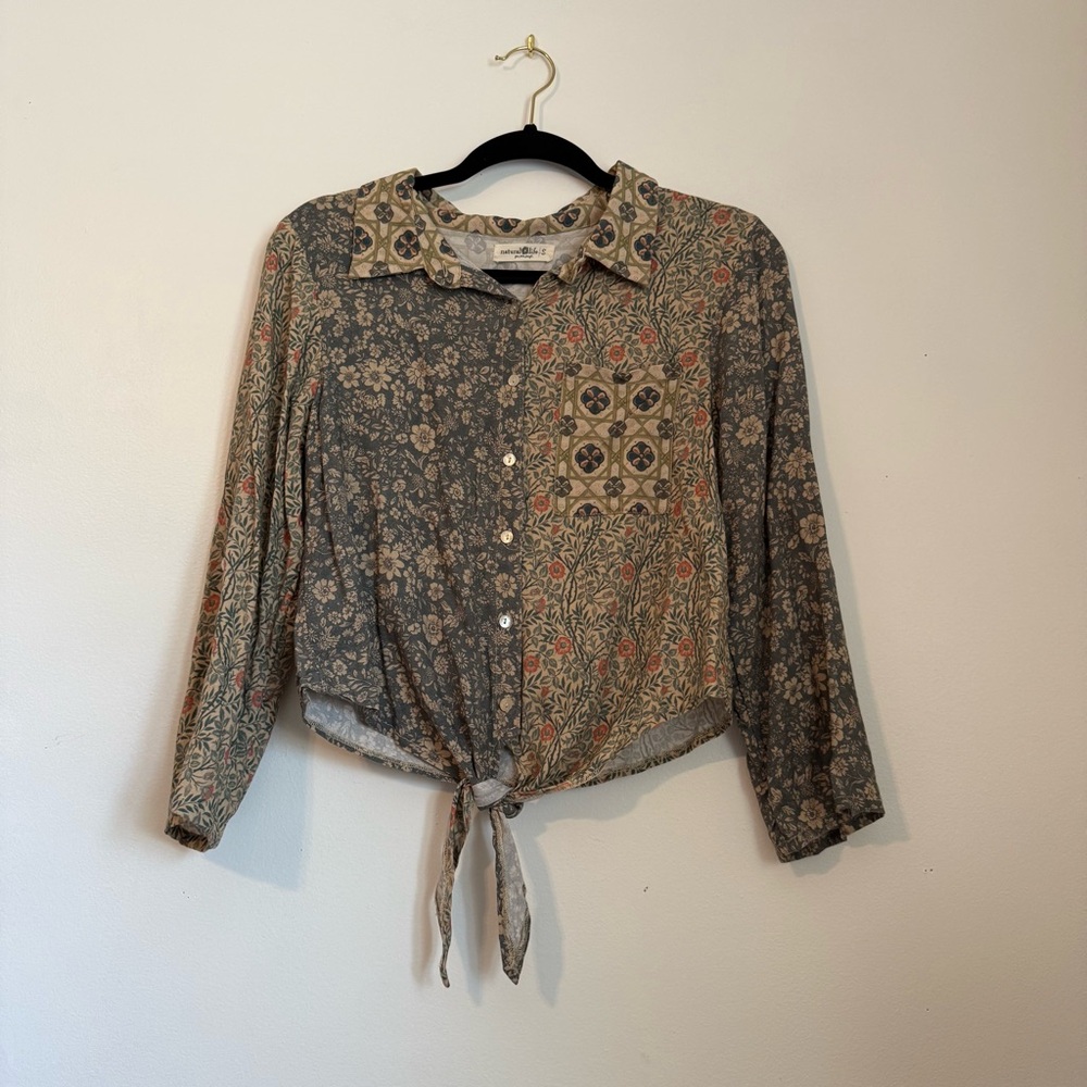 Natural Life Lightweight Floral Tie-Front Button-Up Blouse - Green Multi small